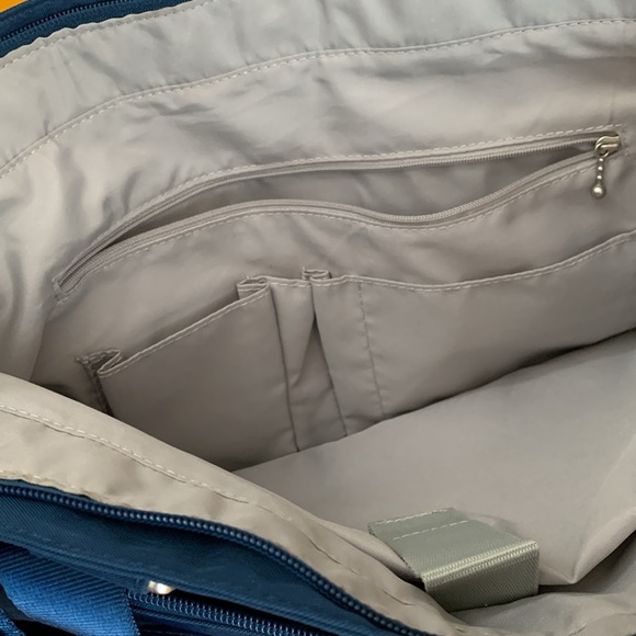 New Baggallini tote bag blue adjustable strap lots of pockets - Picture 10 of 17